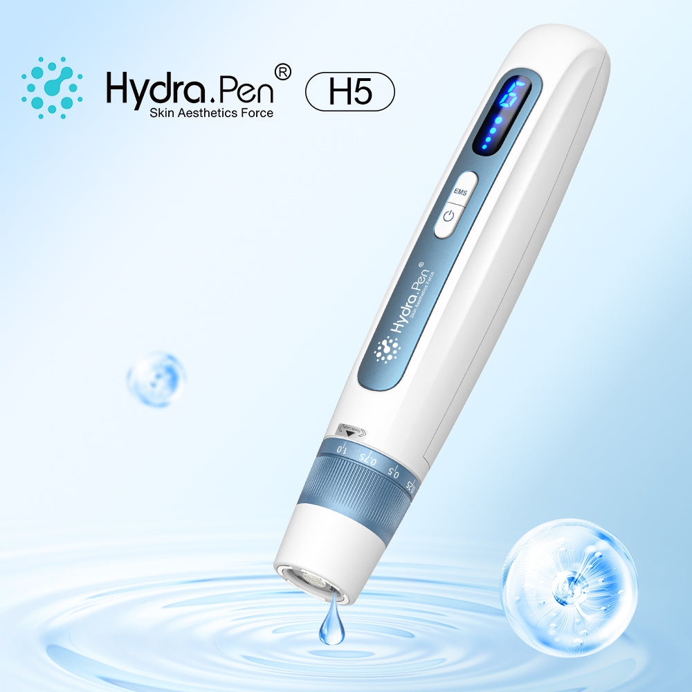 Stahlblauer Hydra Pen H5 mit eingebauter Reservoirkartusche vor blauem Hintergrund